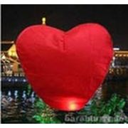 Небесные фонарики Красное сердце фото