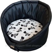 Лежак для животных Tortellino, черный принт собачки ANTEPRIMA фотография