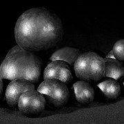 Помольные шары, мелющие, стальные фотография