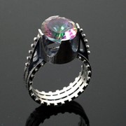 Серебряное кольцо с мистик топазом от WickerRing фотография