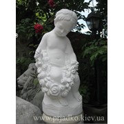 Скульптура девочка с розами