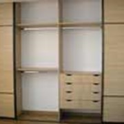 Шкаф встроенный боковые секции, ДСП фотография