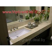 Столешница в ванную комнату с влитой мойкой из искусственного камня, цвет 506 фотография