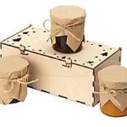 Подарочный набор с тремя видами варенья в деревянной коробке Trio Sweet фотография