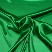 Ткань атласная зеленая подкладочная фото