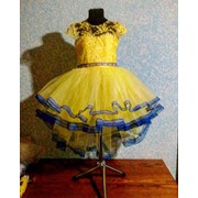 Нарядное детское платье пышное с шлейфом на выпускной снижинка желтое с синим