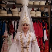 Прокат костюмов: казахские национальные фото