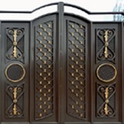 Кованые распашные ворота “Династия“ фото