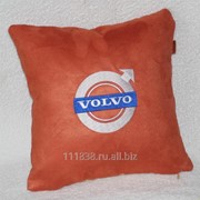 Подушка оранжевая Volvo фотография