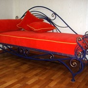Мебель кованая кровати,вешалки,столы,стулья фотография