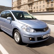 Автомобиль Nissan Tiida фото