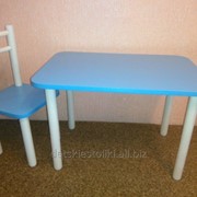 Детский столик голубого цвета с одним стульчиком,удлиненный фотография