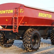 Бункер перегрузчик Bronton для принятия от комбайна зерна, транспортирования и разгрузки зерна на погрузочные автомобили фотография