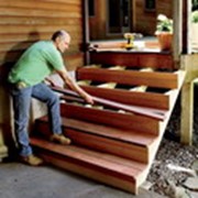 Строительство деревянных лестниц фотография