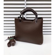 Женская сумка жесткая с полукруглыми ручками 20 х 25 см коричневая фото
