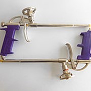 Пистолет для монтажной пены с фиолетовой ручкой фото