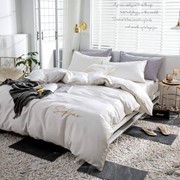 Семейный комплект постельного белья из сатина и жатки “Mency“ Однотонный с надписью белый фото