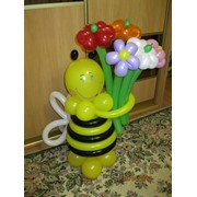 Шарики надувные Пчелка с букетом цветов фото