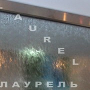 Водопад по стеклу