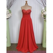 Красное шифоновое вечернее платье фотография