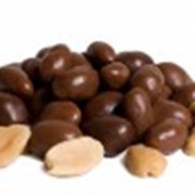 Орехи в шоколаде,драже в темном шоколаде, орехи фото