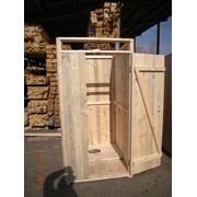 Деревянный туалет без сидушки фото