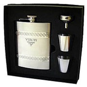 45086 Подарочный набор VIRON: фляжка 170 мл., воронка, 2 стакана 18*18*5 см.