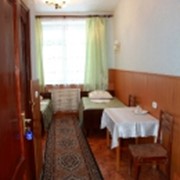 Гостиничные номера: эконом фото