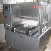 Двухбункерная отсадочная машина - УПП-2/2 . Производит песочное печенье двух цветов или песочное печенье с начинкой. Прозводительность 25 отсадок/мин, мощность 2кВ. фото