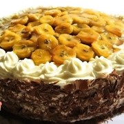 Бисквитный торт с бананами