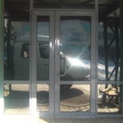Дверь алюминиевая фотография