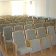 Кресла и стулья для актовых залов, зрительных залов, конференцзалов фото