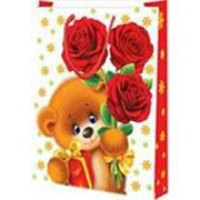 Пакет “ Мир открыток “ 220x310мм Мишка и букет роз, бумажный, ламинированный фото