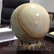 Натуральный камень Оникс шар фотография