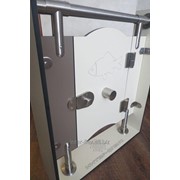 Сантехнические и душевые перегородки HPL. Детские туалетные кабины. Производство изделий из компакт -пластика HPL. фото