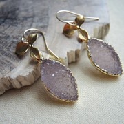 Золотые сережки с фиолетовыми друзами от WickerRing фото