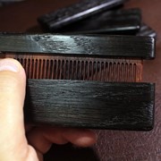 Расческа в футляре из ценных пород дерева Wooden comb in case