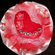 Букет из мягких игрушек “Влюбленное сердце“. Подарки и сувениры для женщин фото