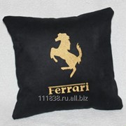 Подушка черная Ferrari вышивка золото фото