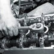 Ремонт двигателя автомобиля фотография