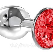 Малая серебристая анальная пробка Diamond Red Sparkle Small с красным кристаллом - 7 см. фотография