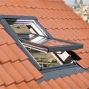 Окна для крыши со средне-поворотным открыванием фото