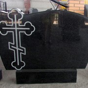 Памятник из натурального черного гранита (месторождение Карелии) -Крест
