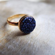 Позолоченное кольцо с синими друзами от WickerRing фото