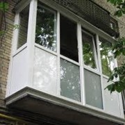 Пластиковые балконные окна на заказ Остекление балконов фото