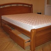 Изготовление кроватей из натурального дерева фотография