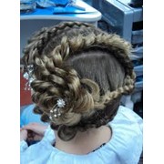 Укладка волос, Плетение косичек, детское плетение косичек. фотография