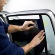 Тонирование стекол автомобиля фото