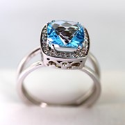 Перстень «Екатерина» с голубым топазом фото
