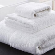 Белые махровые полотенца для отелей